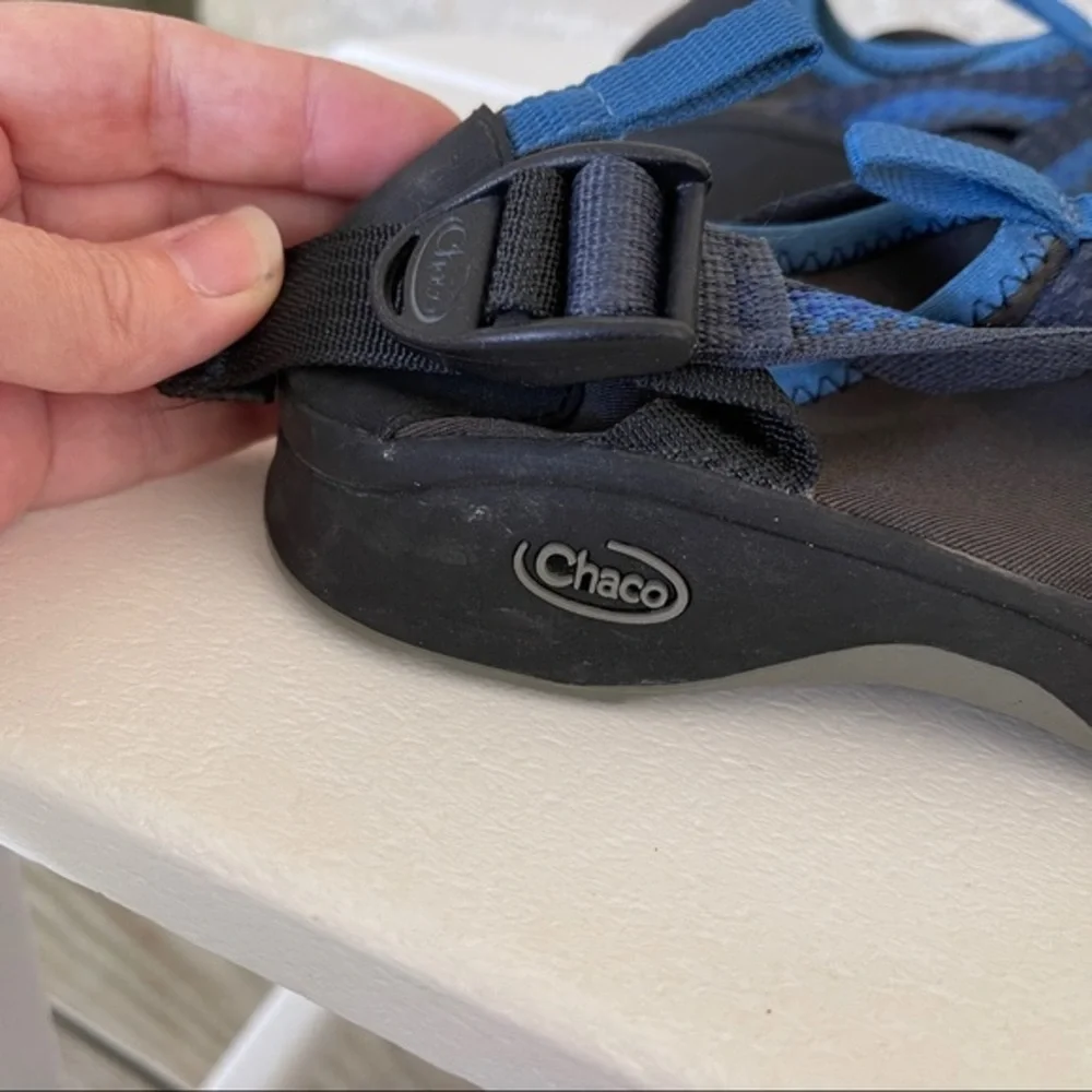 Chaco water shoes Kids size 3 blue nearly new